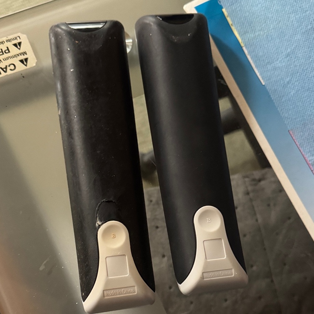 Universal Remote Control - Gray - Picture 2 of 6